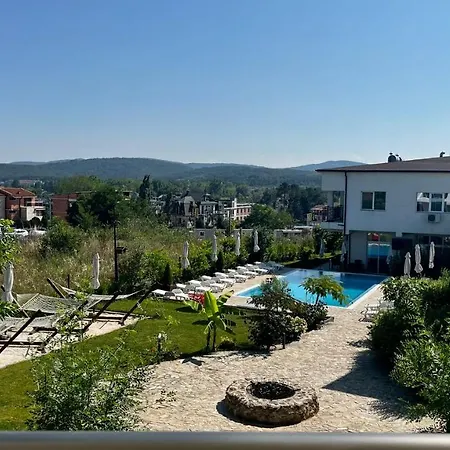 Ancient Well Üdülőközpont *